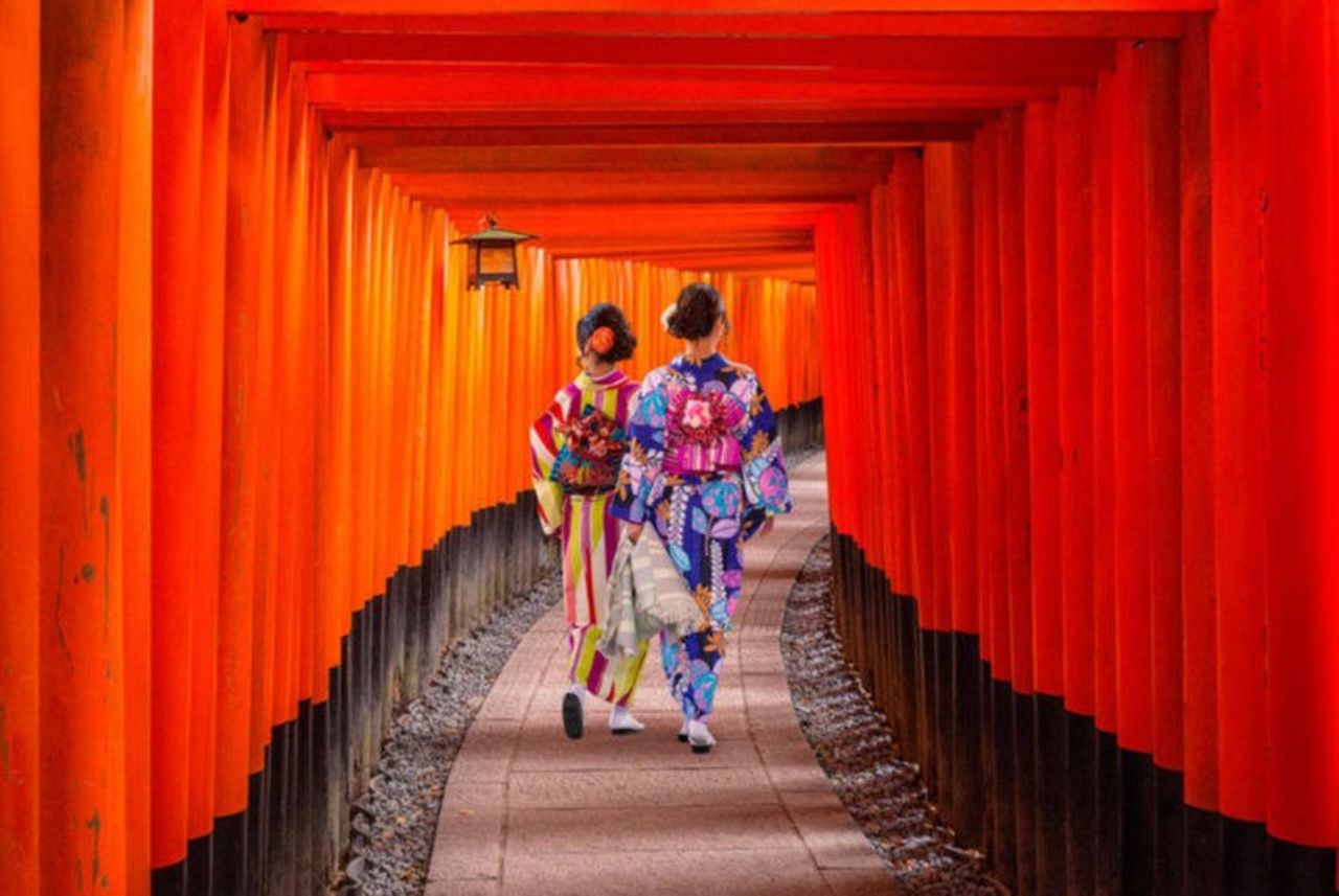Osaka Temple and Traditional Dress